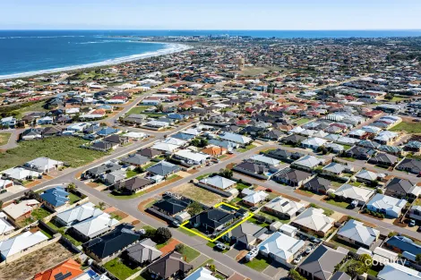 Property photo of 10 Invincible Rise Wandina WA 6530