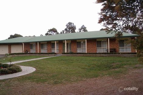 100 Donelan Dr, Hernes Oak, VIC 3825