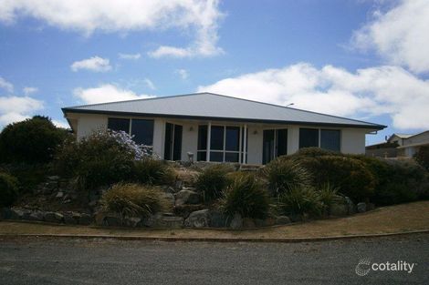 2 Cygnet Ct, Encounter Bay, SA 5211