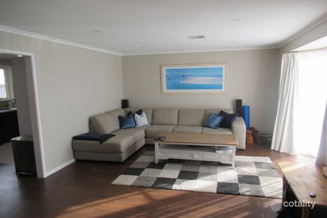 Property photo of 16 Manna Gum Court Carrum Downs VIC 3201