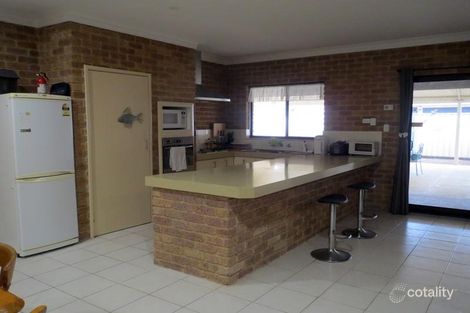 Property photo of 13 Willaring Drive Beckenham WA 6107