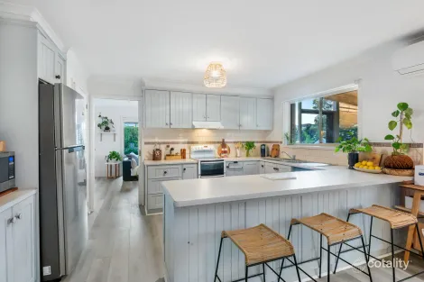 Property photo of 32 Westleigh Court Ocean Grove VIC 3226