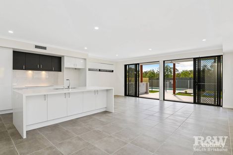 16 Smith Pl, Cannon Hill, QLD 4170