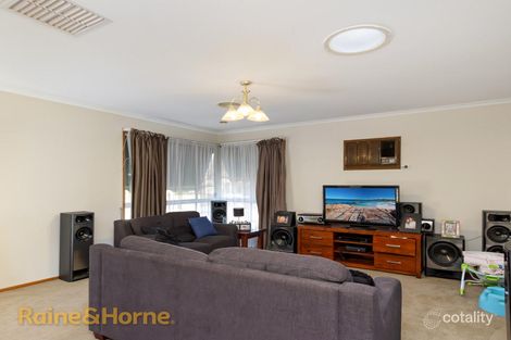 Property photo of 12 Gregory Crescent Lake Albert NSW 2650