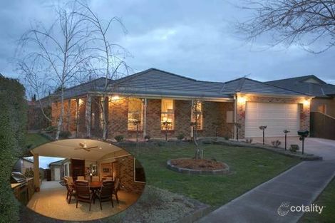 Property photo of 3 The Oval Berwick VIC 3806