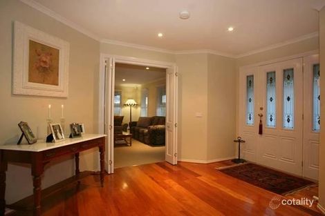 Property photo of 3 The Oval Berwick VIC 3806