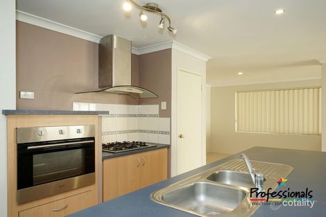 Property photo of 12 Sandringham Drive Darch WA 6065