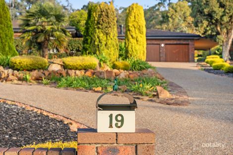 Property photo of 19 Pine Place Karabar NSW 2620