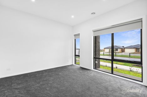 Property photo of 45 Shearjoy Loop Clyde North VIC 3978