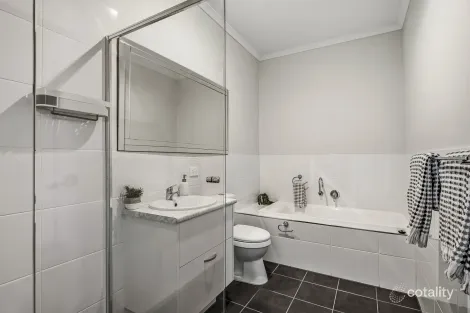 Property photo of 18 Lavender Lane Mount Barker SA 5251