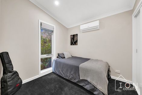 Property photo of 27 Broderick Road Carrum Downs VIC 3201