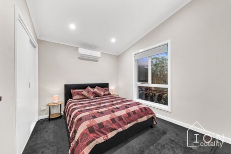 Property photo of 27 Broderick Road Carrum Downs VIC 3201
