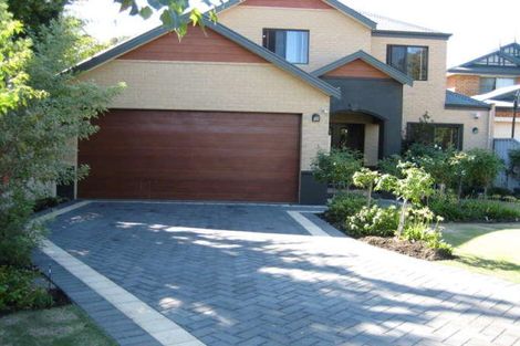 10 Moness St, Shelley, WA 6148