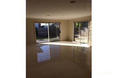 Property photo of 4 Blackbox Place Brookfield VIC 3338