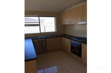 Property photo of 4 Blackbox Place Brookfield VIC 3338