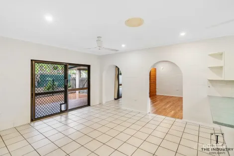 Property photo of 4 Eagle Close Yorkeys Knob QLD 4878