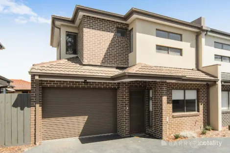Property photo of 2/2 Cairns Street Rosebud VIC 3939