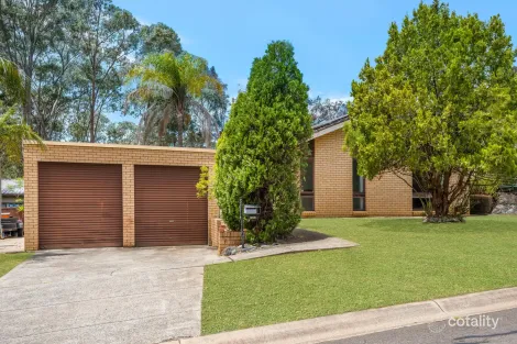 Property photo of 23 Lillyvicks Crescent Ambarvale NSW 2560