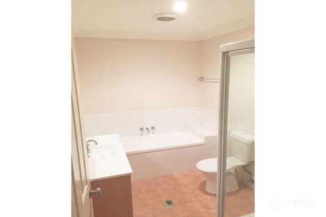 Property photo of 8 Marybeth Crescent Molendinar QLD 4214