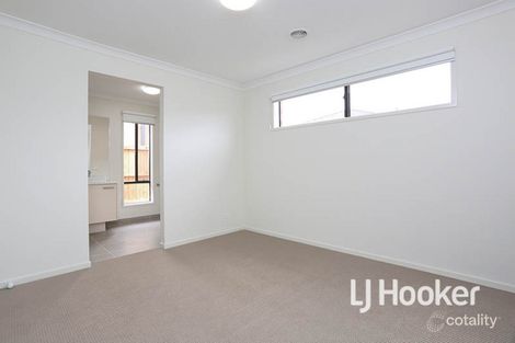 Property photo of 10 Neon Street Point Cook VIC 3030