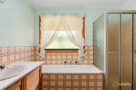 Property photo of 100 Koetong Parade Mount Eliza VIC 3930