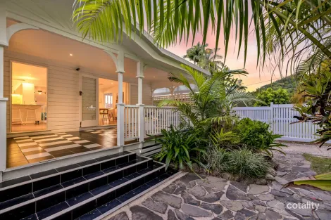 Property photo of 67 Hillview Crescent Whitfield QLD 4870