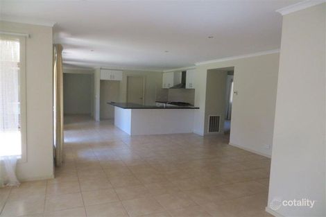 Property photo of 3 Rivendale Crescent Drouin VIC 3818