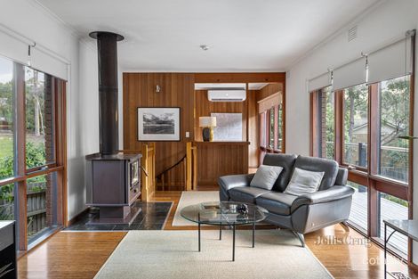 Property photo of 10 Peppermint Grove Eltham VIC 3095