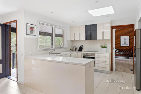 Property photo of 10 Peppermint Grove Eltham VIC 3095