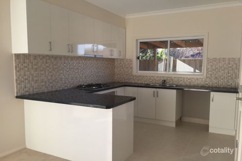 Property photo of 2/14 Castlecrag Close Endeavour Hills VIC 3802