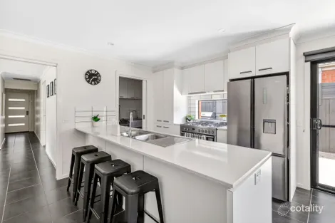 Property photo of 29 Sovereign Drive Mount Duneed VIC 3217