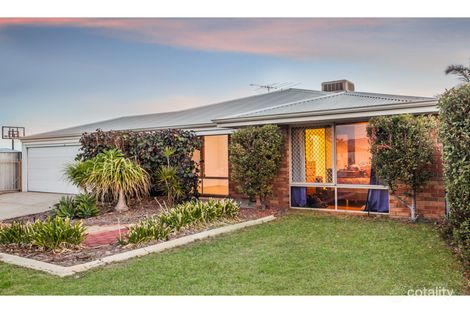 1 Oakfield Gdns, Parmelia, WA 6167