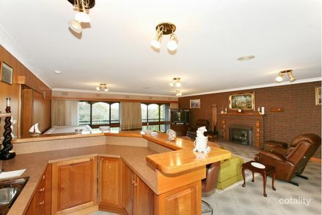 Property photo of 71-79 Knees Road Park Orchards VIC 3114