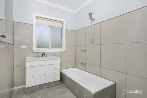 Property photo of 3 Alvena Court Bell Park VIC 3215