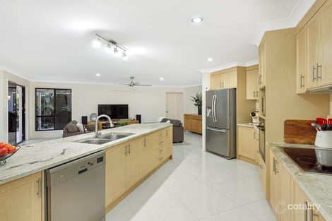 Property photo of 8 James Place Sinnamon Park QLD 4073