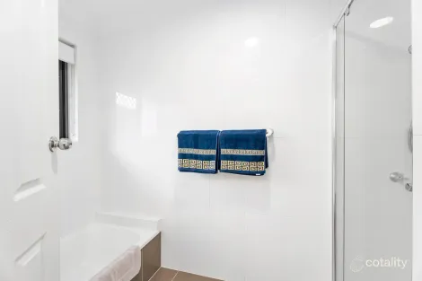Property photo of 86 Muir Street Labrador QLD 4215