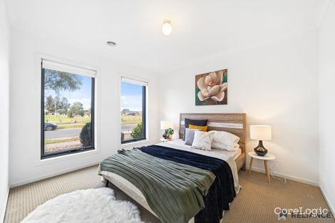 Property photo of 32 Stockwell Street Melton South VIC 3338