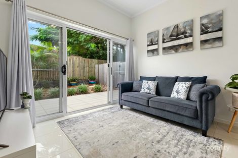 Property photo of 2/34 Emsworth Street Wynnum QLD 4178