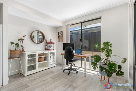 10 Swithland Way, Aveley, WA 6069