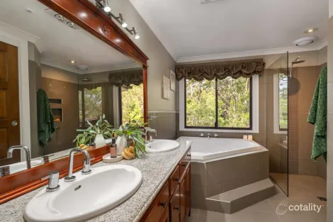 Property photo of 16 Jacaranda Avenue Blaxland NSW 2774