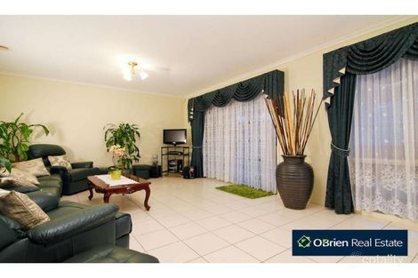 Property photo of 17 View Park Circuit Narre Warren South VIC 3805