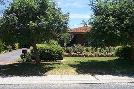 10 Essex St, Forrestfield, WA 6058