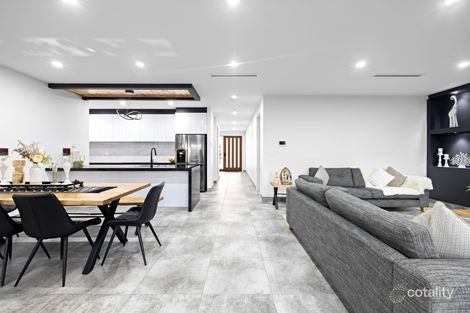 Property photo of 27 Bowenia Avenue Craigieburn VIC 3064