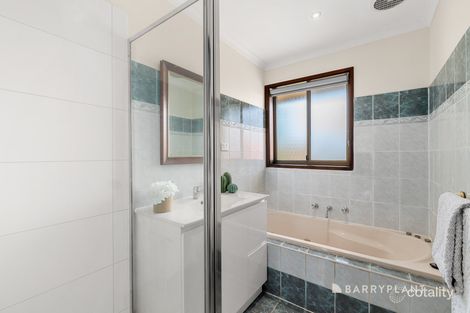 Property photo of 6 Wenden Road Mill Park VIC 3082
