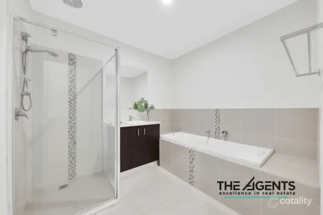 Property photo of 43B Basinview Drive Tarneit VIC 3029