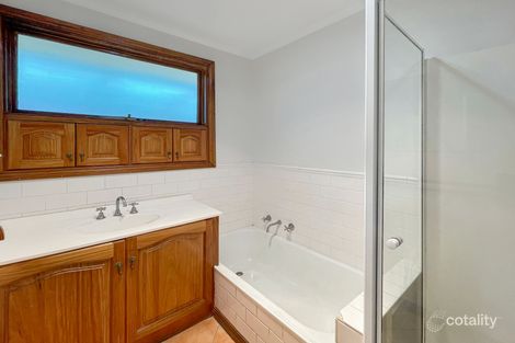 Property photo of 30 Nagle Drive Belmont VIC 3216