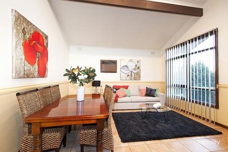 Property photo of 19 Glenscott Crescent Strathmore Heights VIC 3041