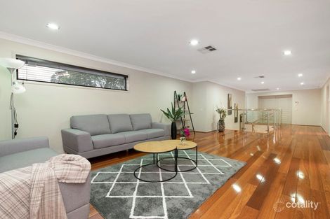 Property photo of 17 Staveley Close Sinnamon Park QLD 4073