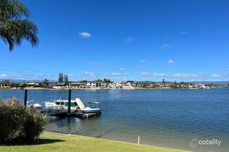 1/43 Duet Dr, Mermaid Waters, QLD 4218