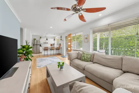 Property photo of 1/8 Telopea Street Labrador QLD 4215